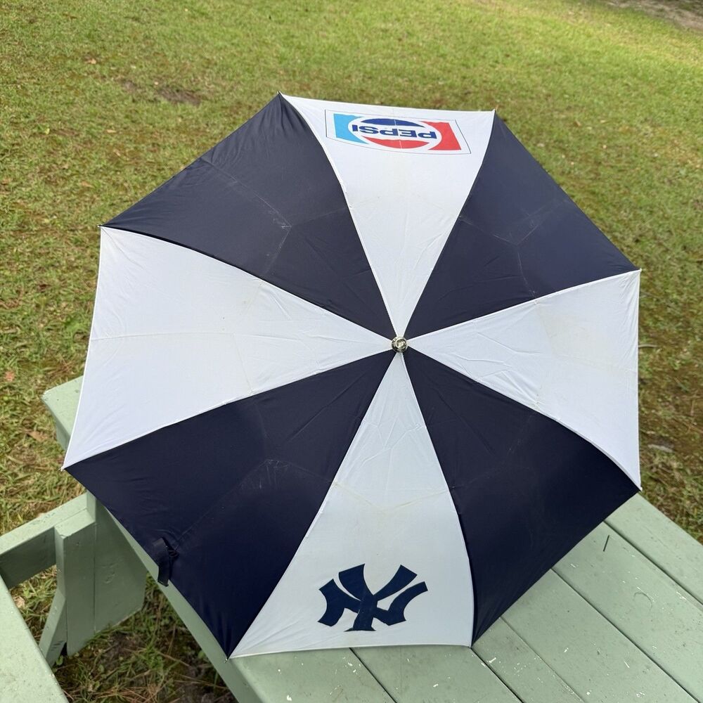 Vintage 1985 Yankees and Pepsi Promotional Hand Held Umbrella Yankees Stadium